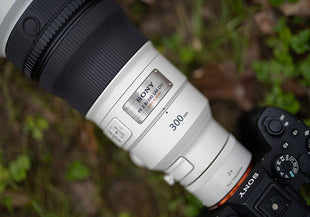 Sony G MASTER FE 300mm F2.8 GM OSS е най-лекият в света твърд телефото обектив с широка бленда