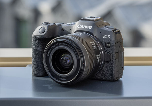Canon обяви най-лекия пълнокадров фотоапарат от системата EOS R