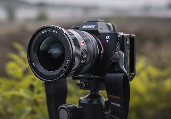 Sony представя най-малкия и лек  широкоъгълен вариообектив в света - G-Master