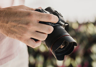 Samyang AF 12mm f2.0 за Canon RF