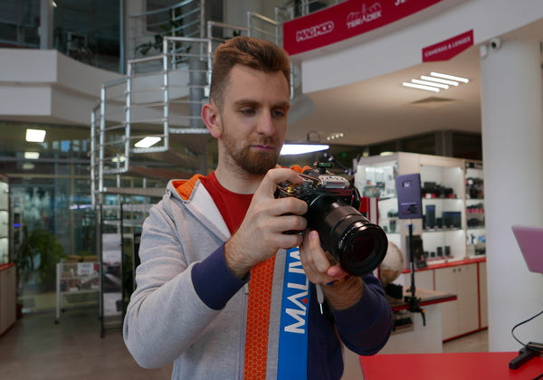 С ретро аксесоарите в шоурума на Dynaphos добавете характер на вашия Fujifilm X-T5