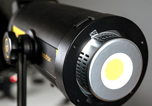 GODOX FV200 – новото хибридно LED осветление