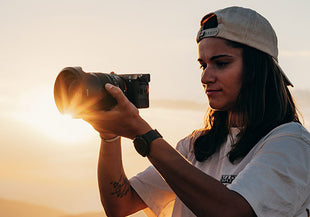 Sony пуска на пазара два нови  фотоапарата от серията Alpha 7C