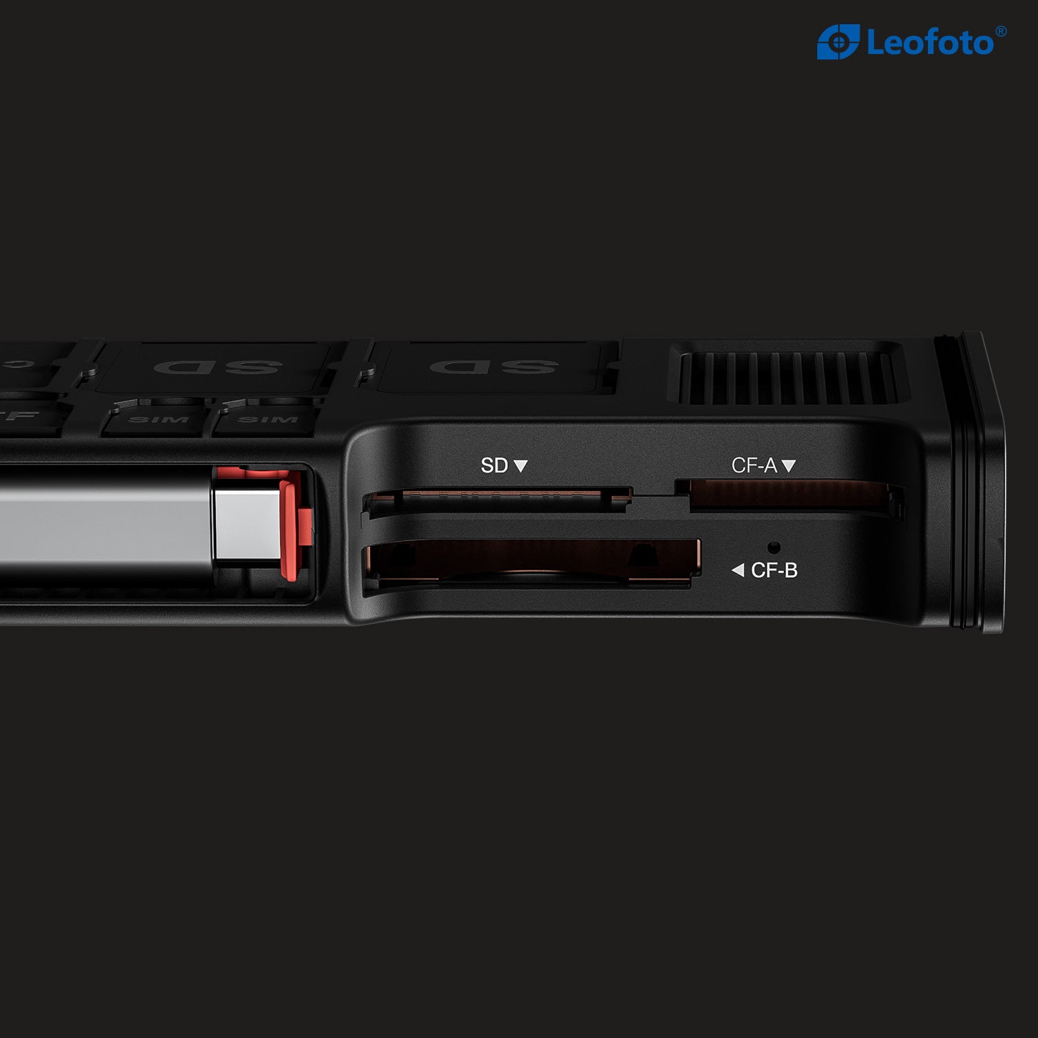 Четец Leofoto LCR-01 0 CFexpress A и B, SD - USB 3.2 GEN2 - IP54 - Черно