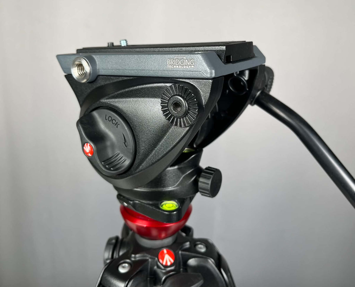 Втора употреба Комплект видео статив Manfrotto 190 с видео глава 500