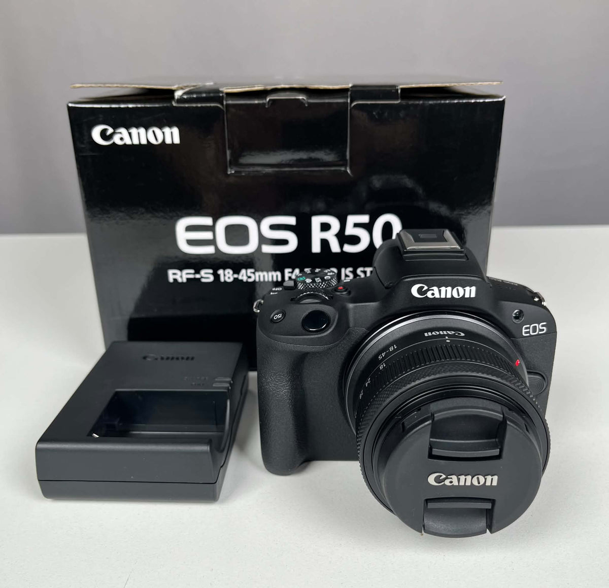 Second hand Canon EOS R50 + RF-s 18-45