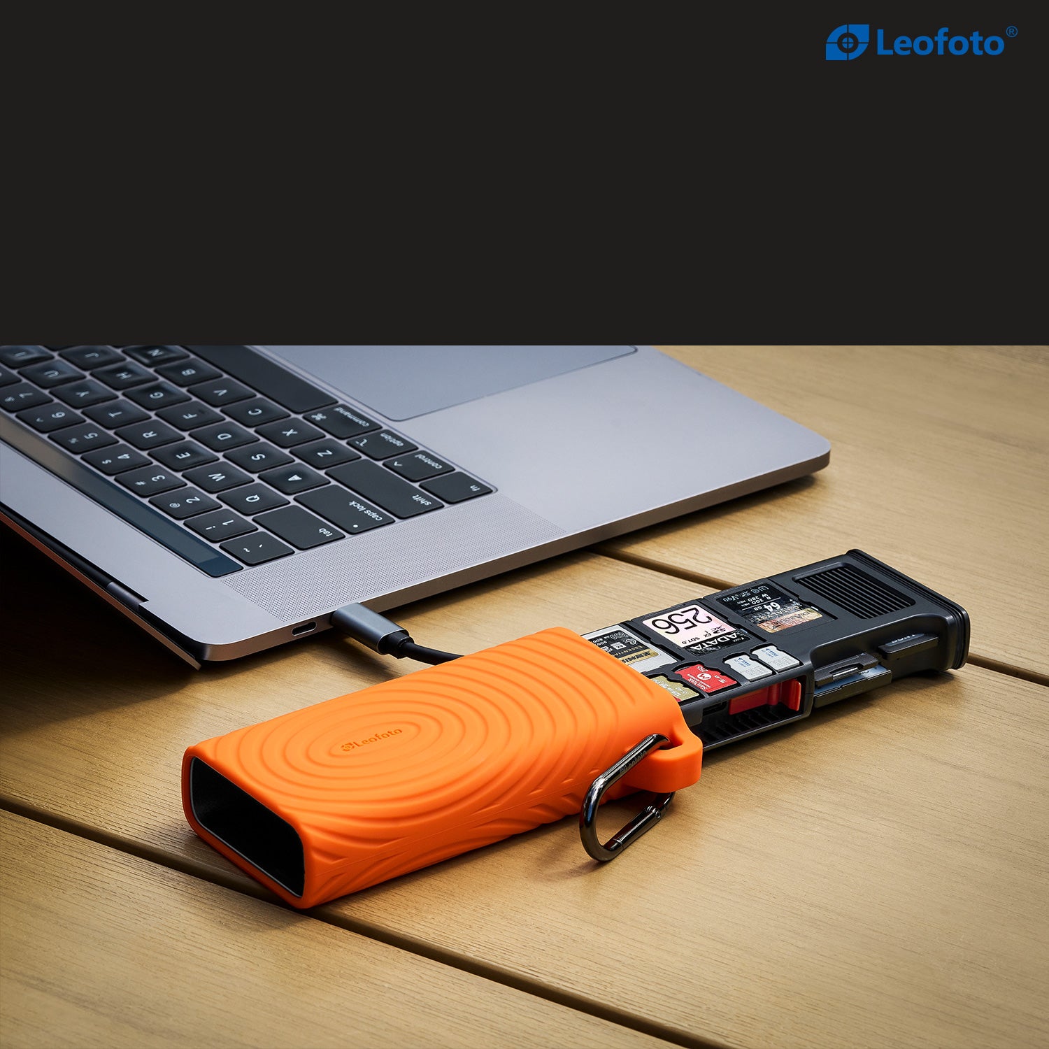 Четец Leofoto LCR-01 0 CFexpress A и B, SD - USB 3.2 GEN2 - IP54 - Черно