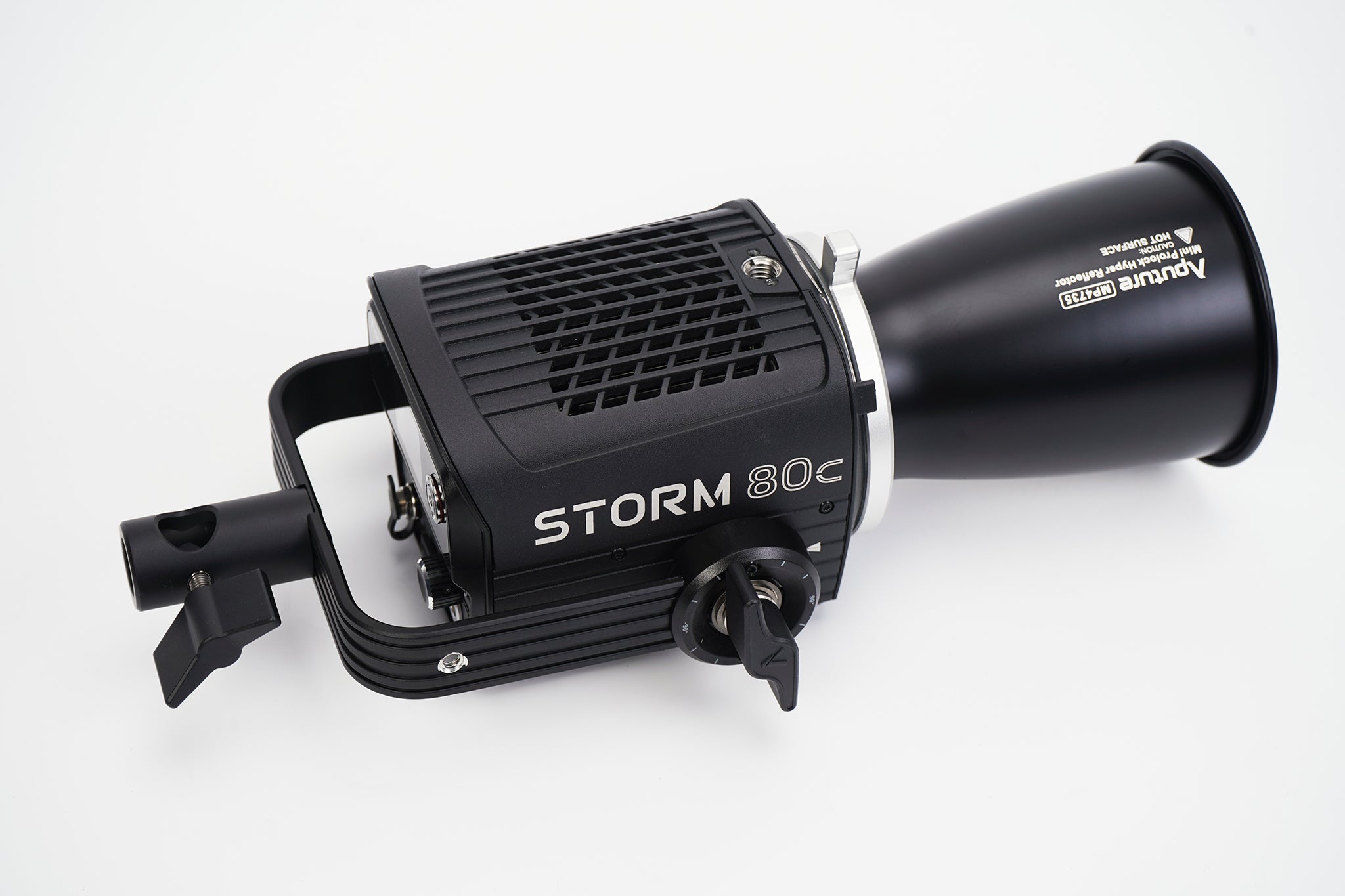 Диодно осветление Aputure STORM 80c BLAIR-CG