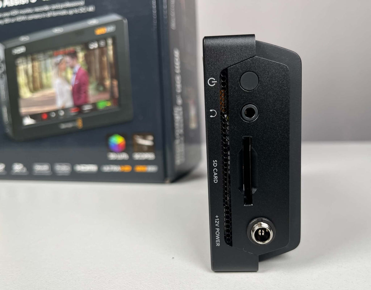 Втора употреба Blackmagic Video Assist 5 inch 12G HDR - Професионален монитор с 4K вграден рекордер