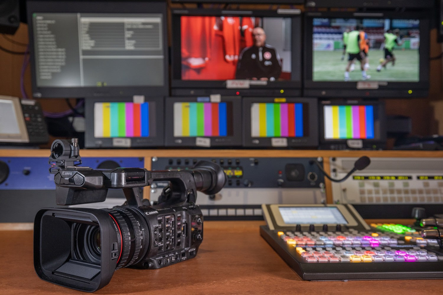Видеокамера Canon XF605 - UHD 4K SDI XF-HEVC H.265