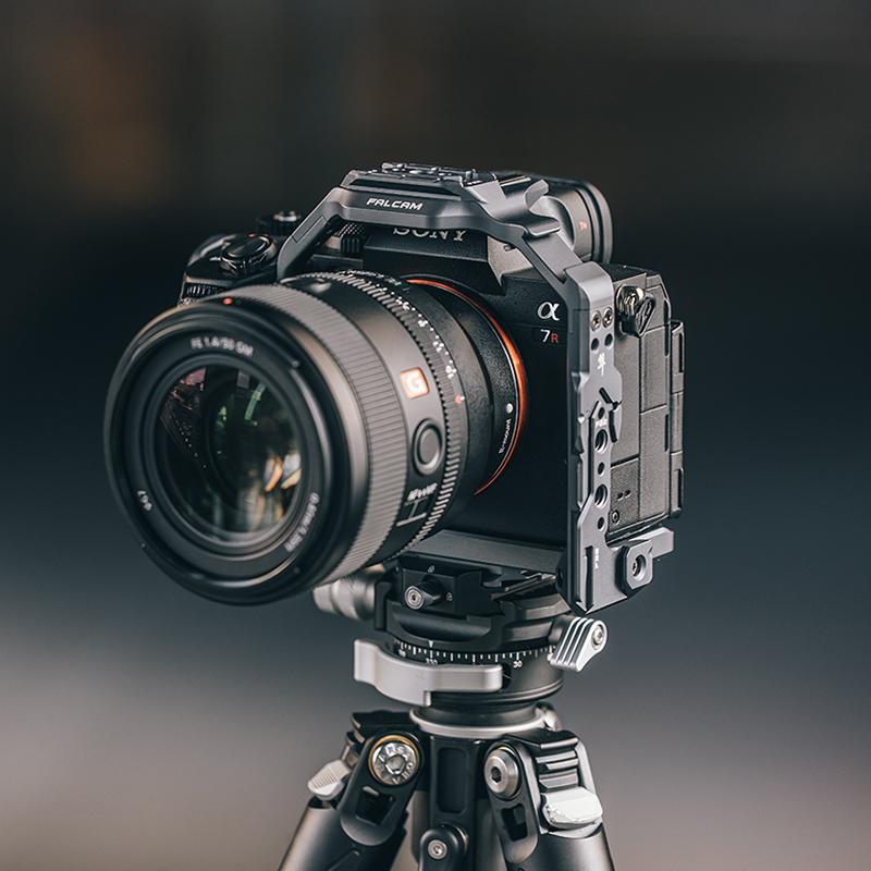 FALCAM F22&F38&F50 Quick Release Клетка (за Sony A7R5/A1/A7IV)