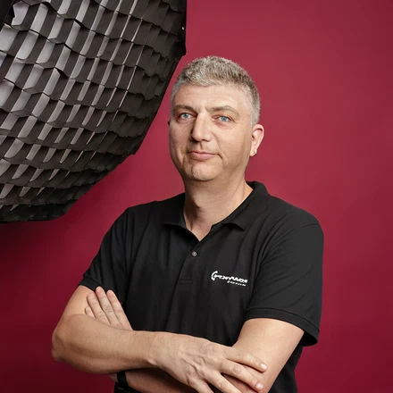 <strong>Юлиан Георгиев</strong>