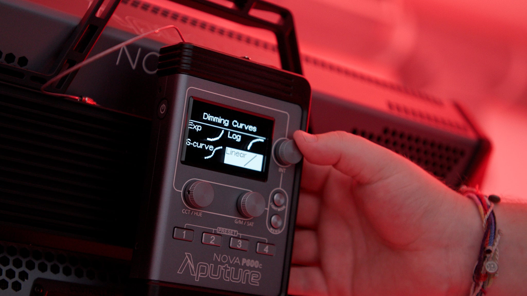 Диоден панел Aputure Nova P600c 2x1 RGBWW