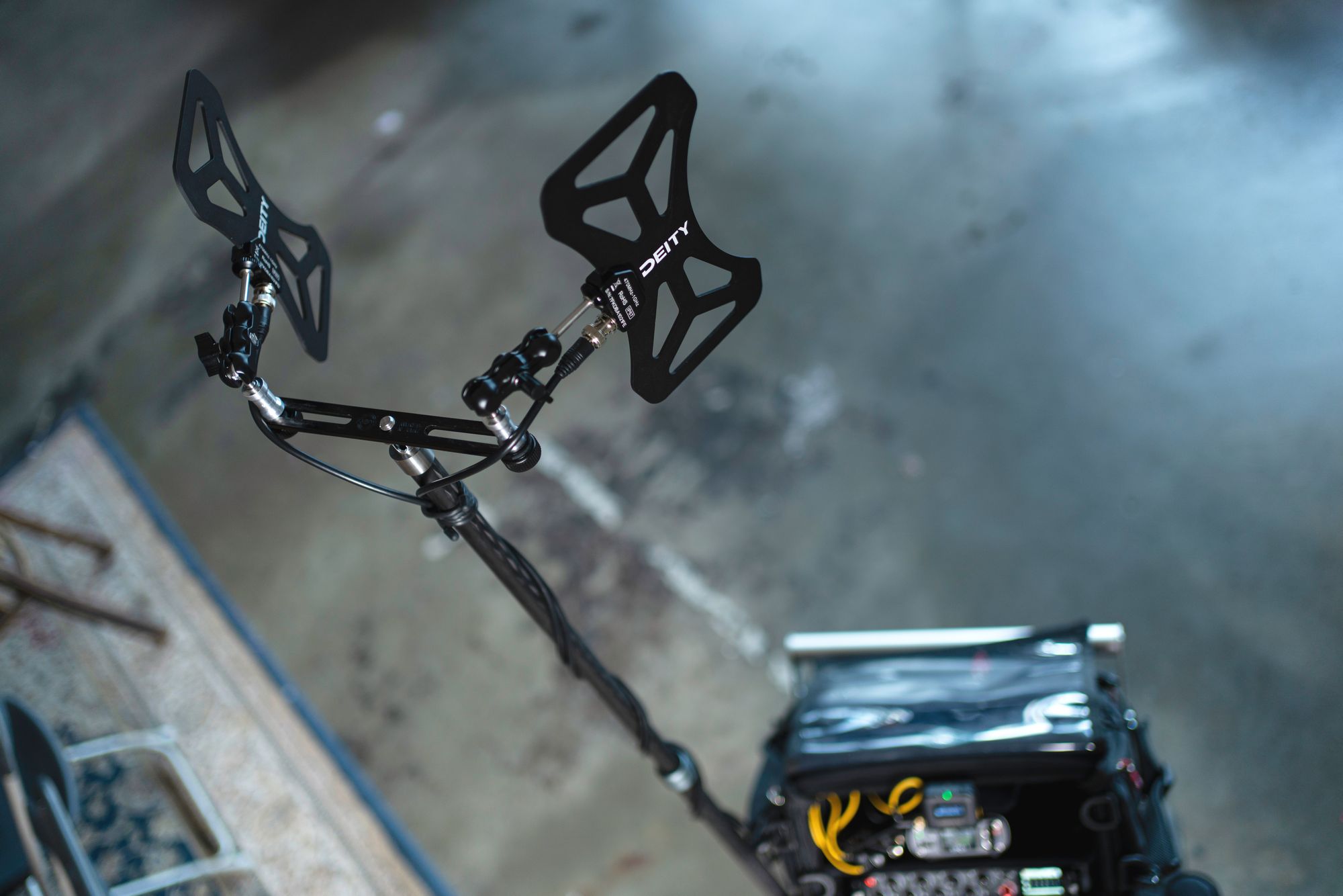 Deity BF1 – BUTTERFLY ANTENNA WIDEBAND ANTENNA  - 470MHz - 1GHz
