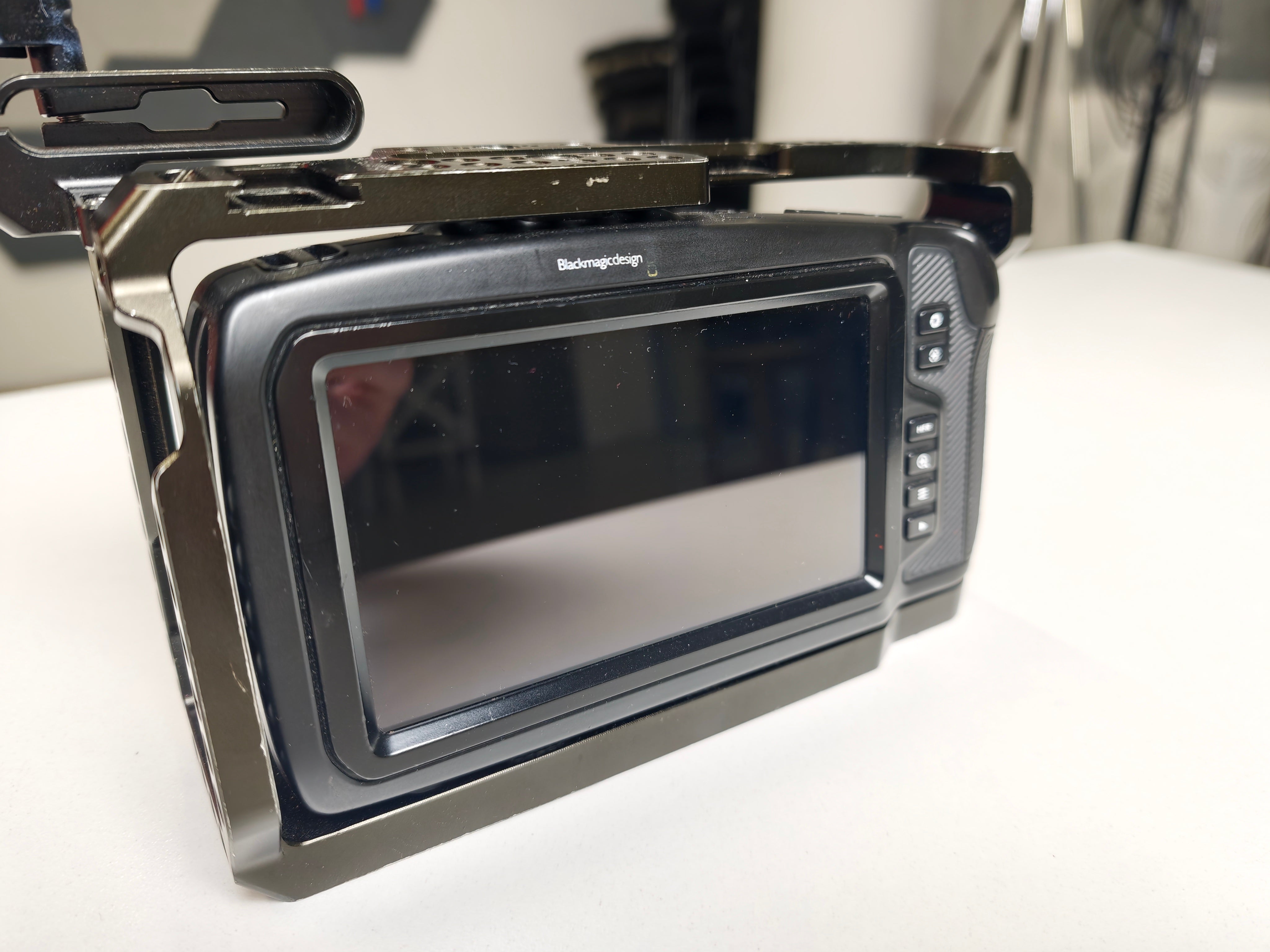 Втора употреба камера Blackmagic Pocket Cinema Camera 4K + Обектив Panasonic Lumix G X VARIO 14-42mm f3.5-5.6 Power Zoom, Power O.I.S. + клетка