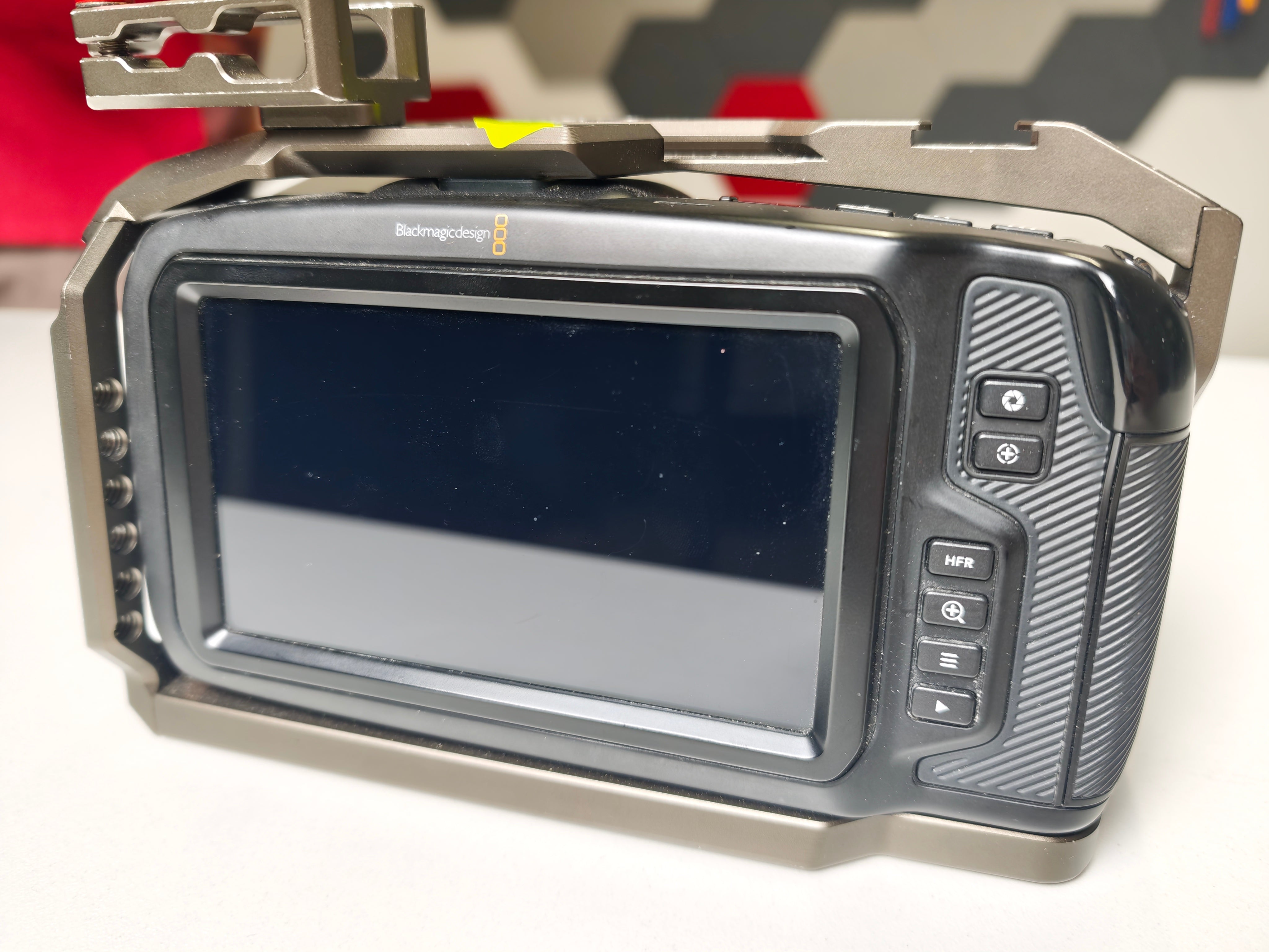 Втора употреба Blackmagic Pocket Cinema Camera 6K EF байонет + клетка