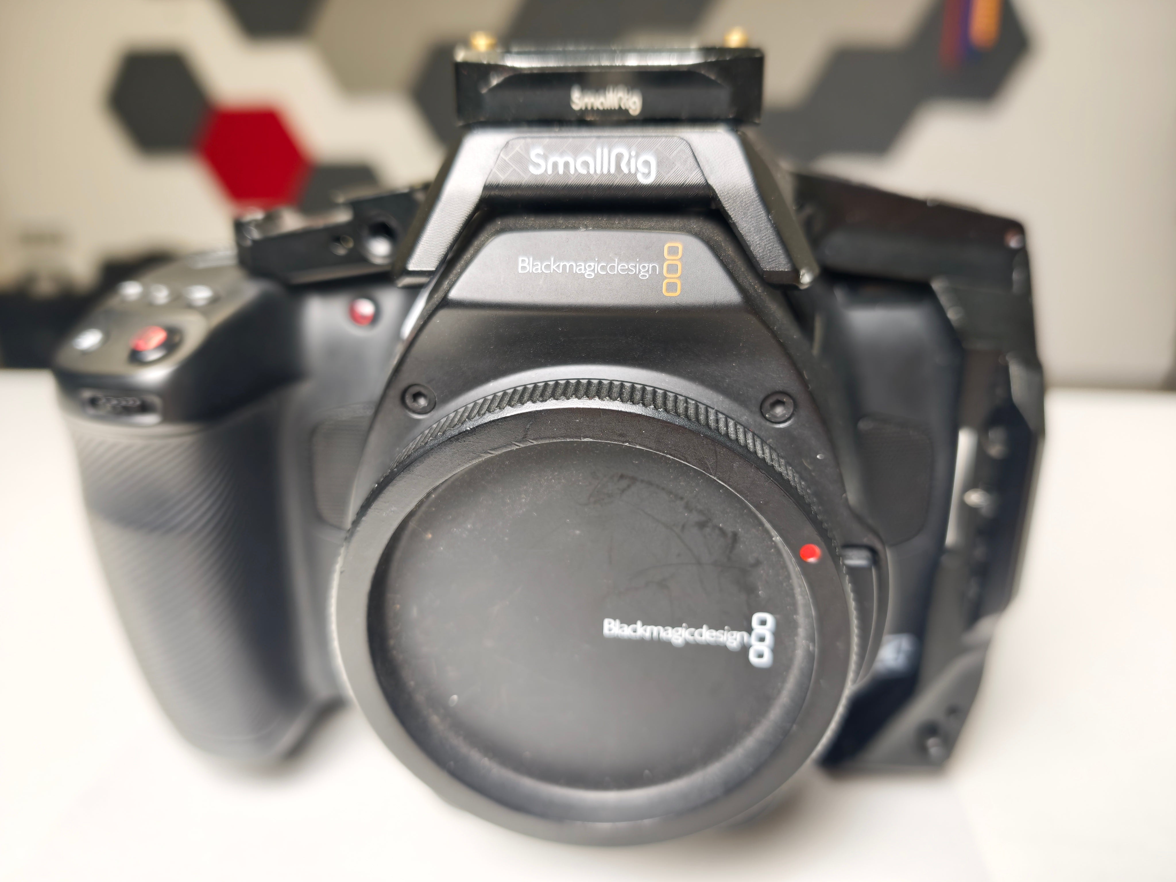 Втора употреба Blackmagic Pocket Cinema Camera 6K Pro EF байонет + клетка