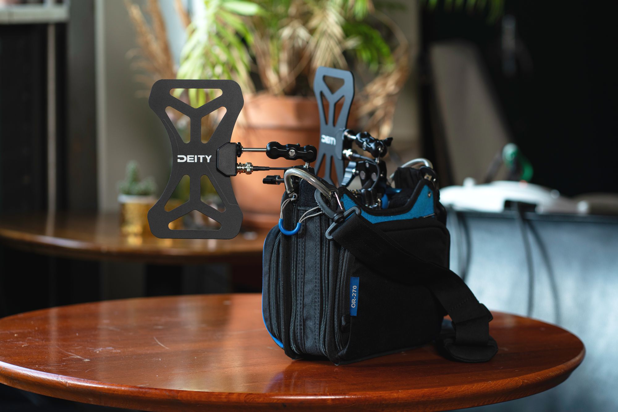Deity BF1 – BUTTERFLY ANTENNA WIDEBAND ANTENNA  - 470MHz - 1GHz