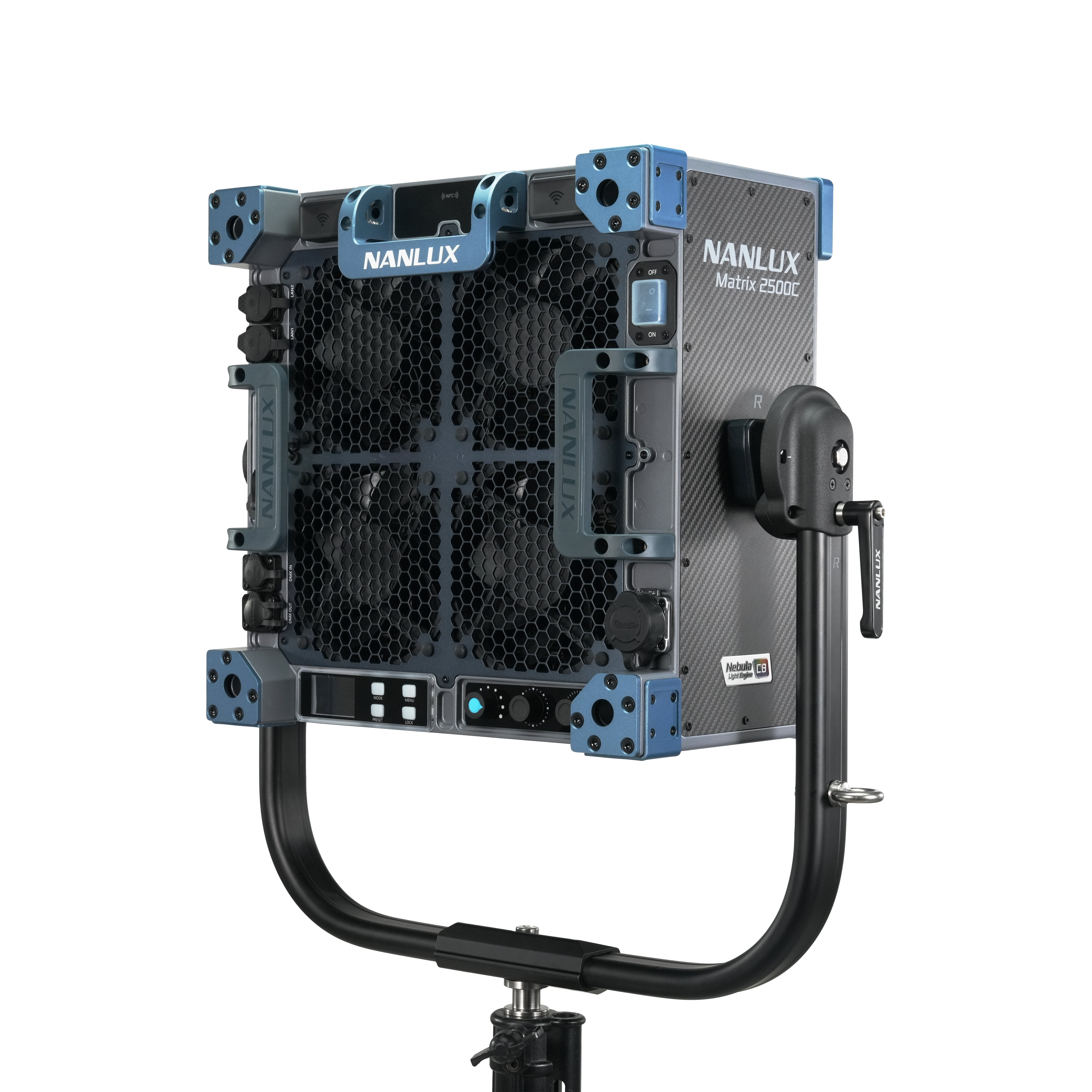 Диодно осветление с 4 глави NANLUX Matrix 2500C Full color с транспортен куфар