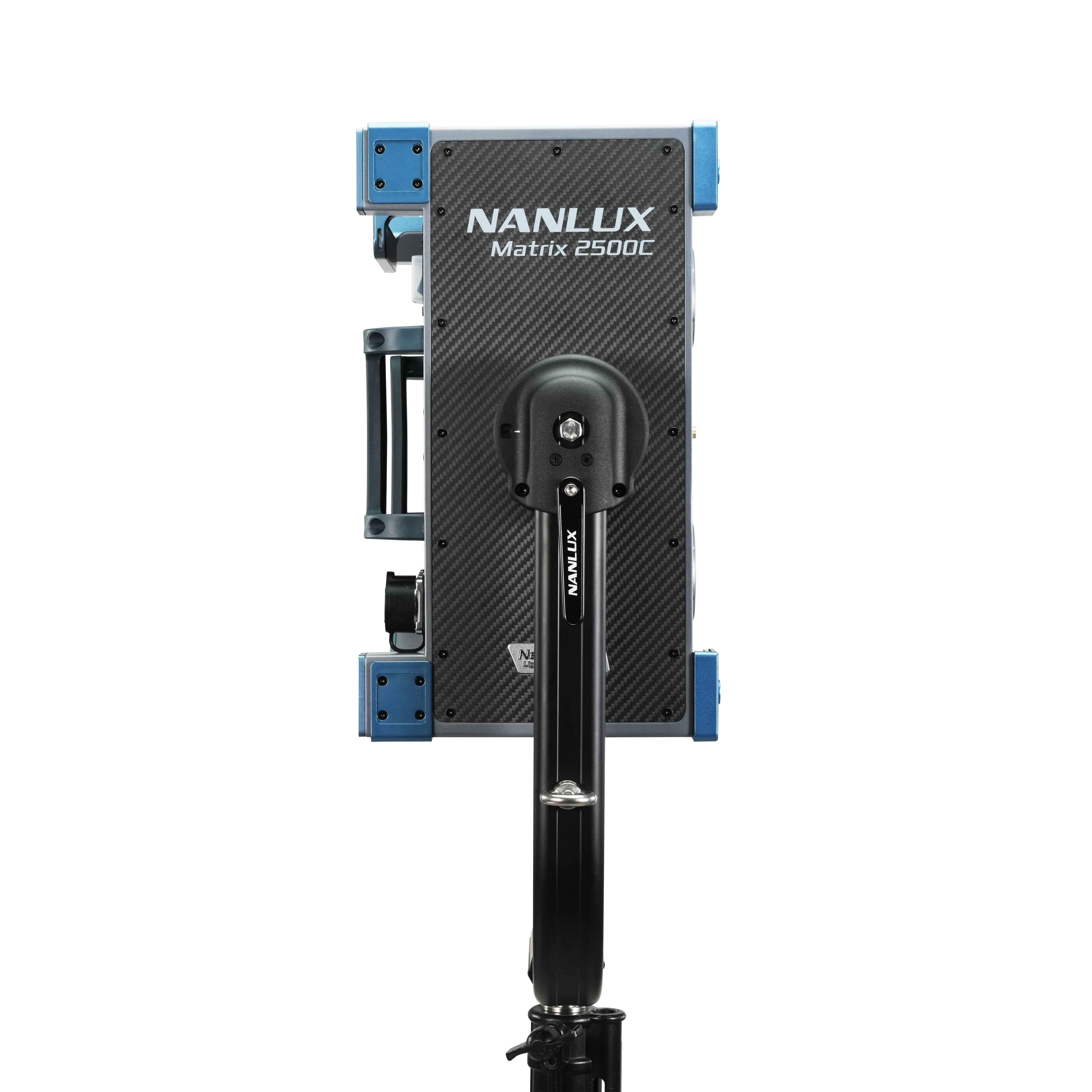 Диодно осветление с 4 глави NANLUX Matrix 2500C Full color с транспортен куфар