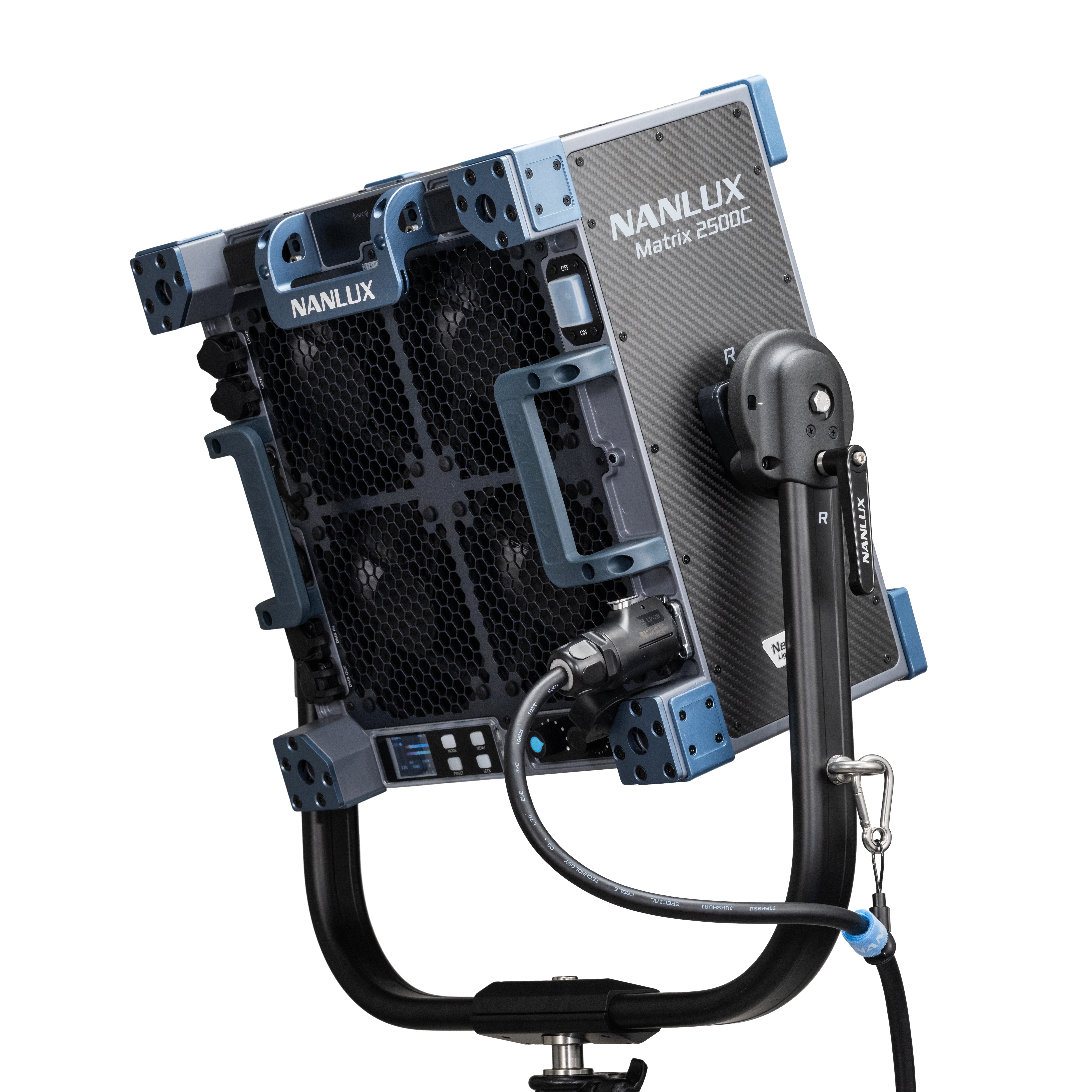 Диодно осветление с 4 глави NANLUX Matrix 2500C Full color с транспортен куфар