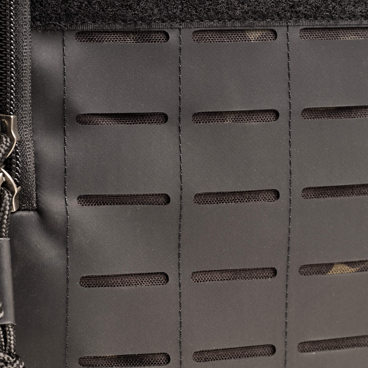 Фотографска раница Think Tank DarkLight 20L Special Edition MultiCam Black