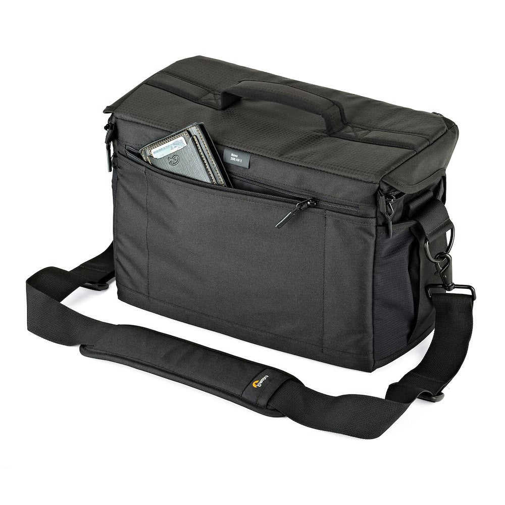 Чанта Lowepro Nova 200 AW II - Черно