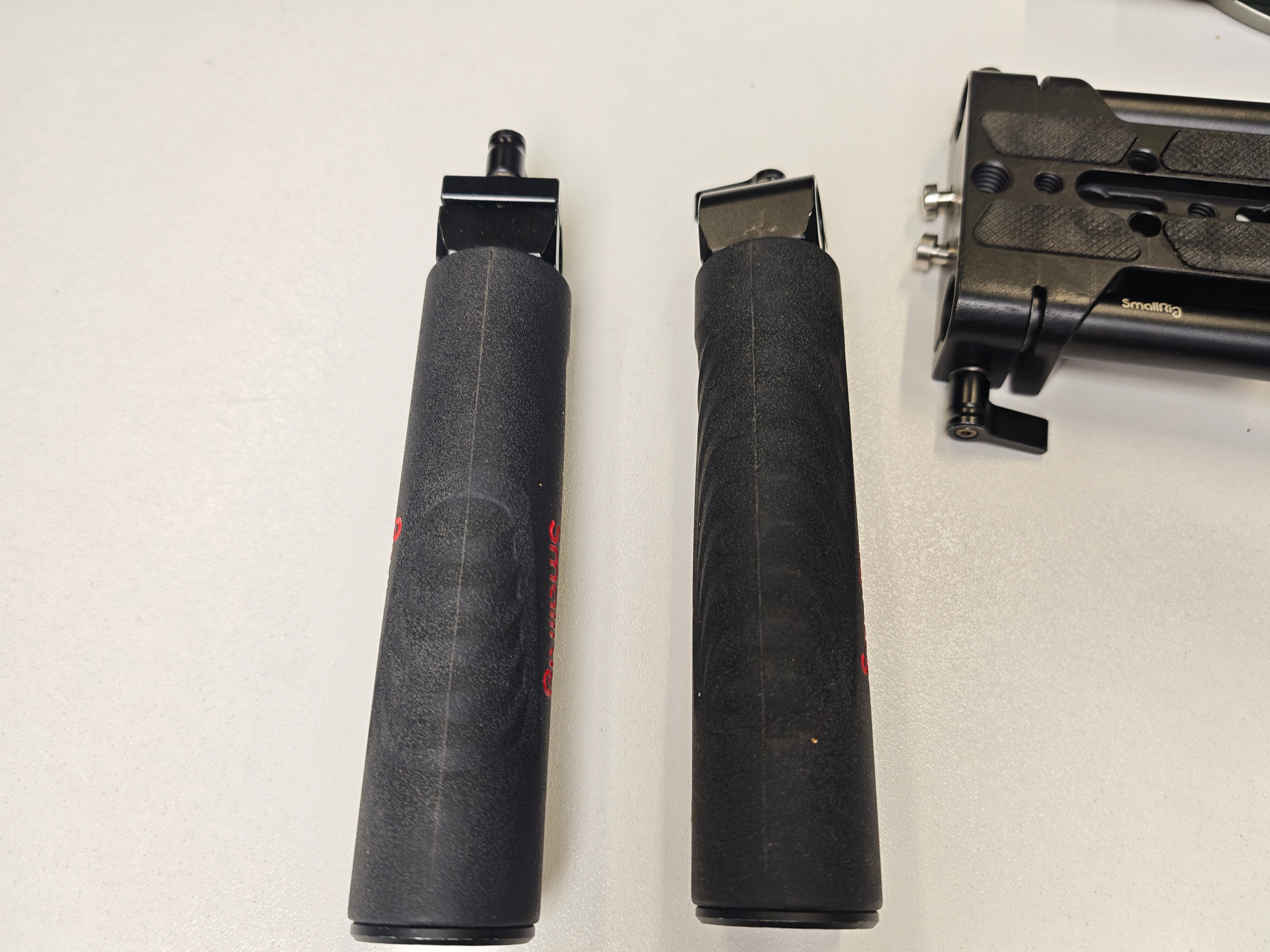 Second hand camera accessory kit