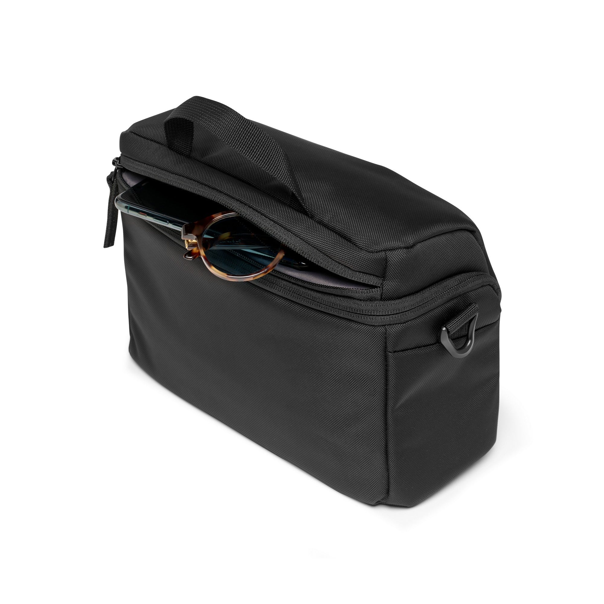 Чанта Manfrotto Advanced3 shoulder bag M III за безогледална камера или DSLR от начален клас
