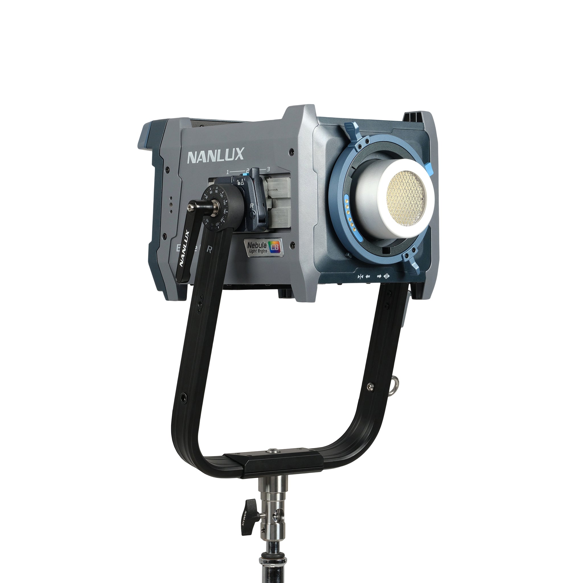 Диодно осветление NANLUX Evoke 600C Full-color с куфар с колелца