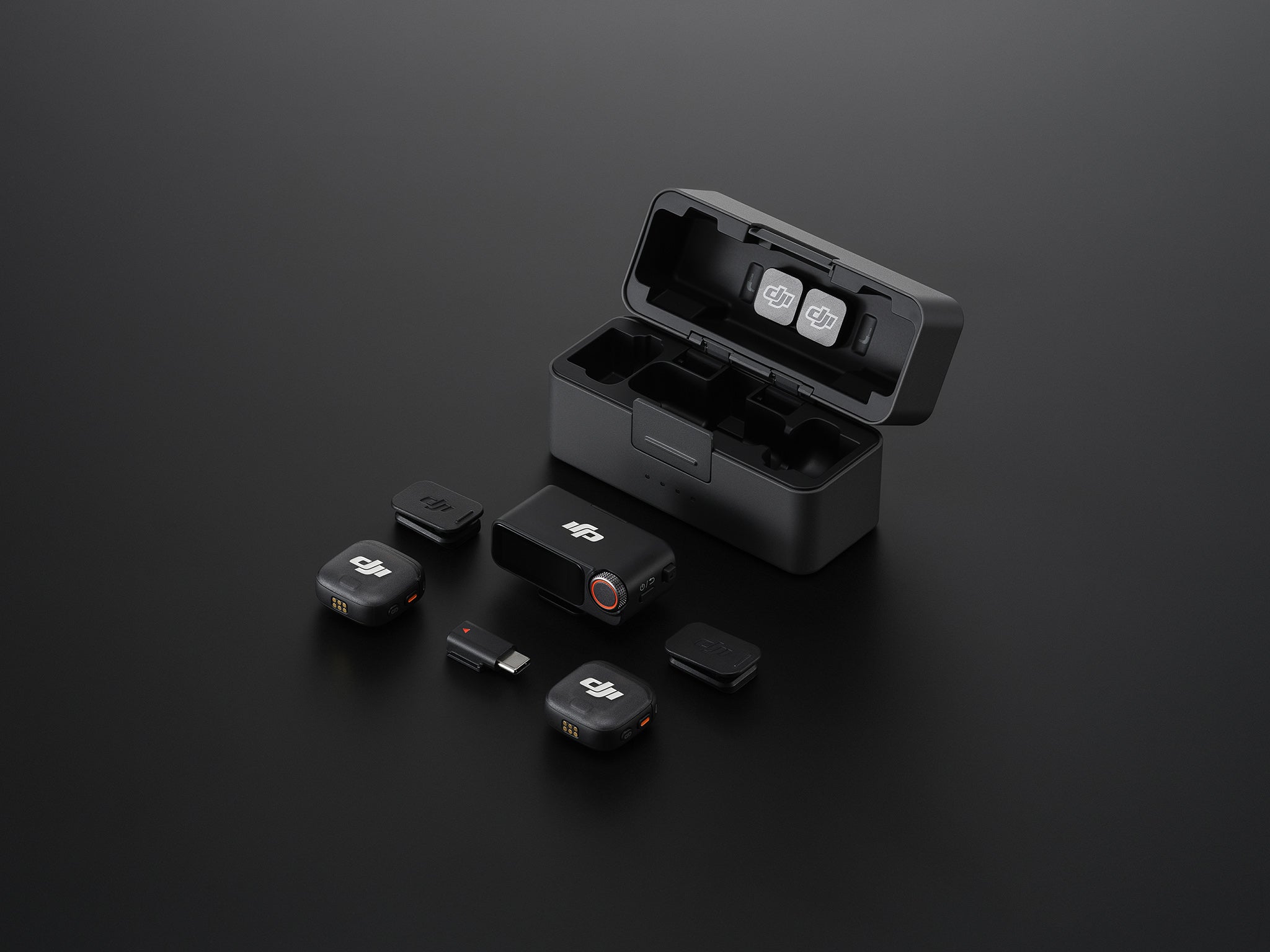 DJI Mic 3 Безжична система  (2 TX + 1 RX + Charging Case)