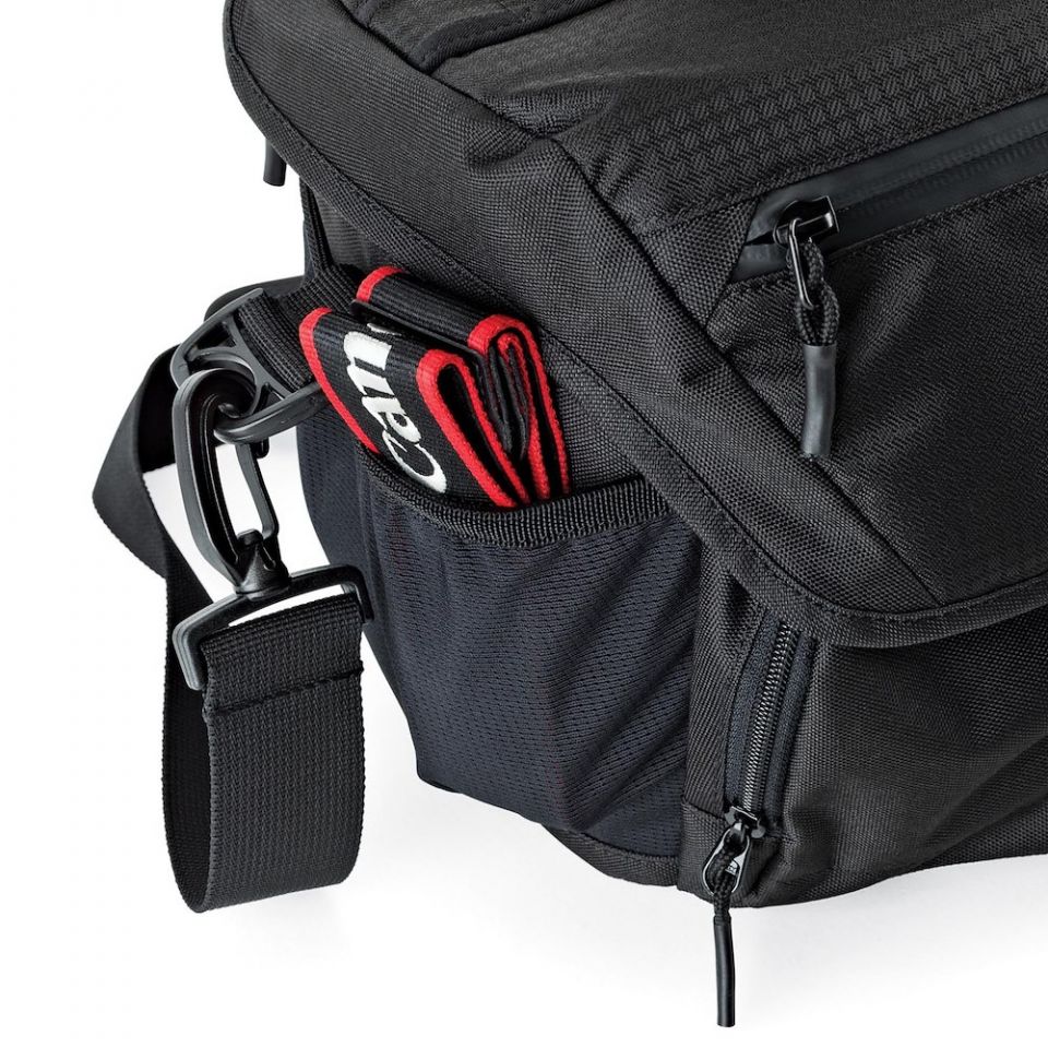 Чанта Lowepro Nova 180 AW II - Черно