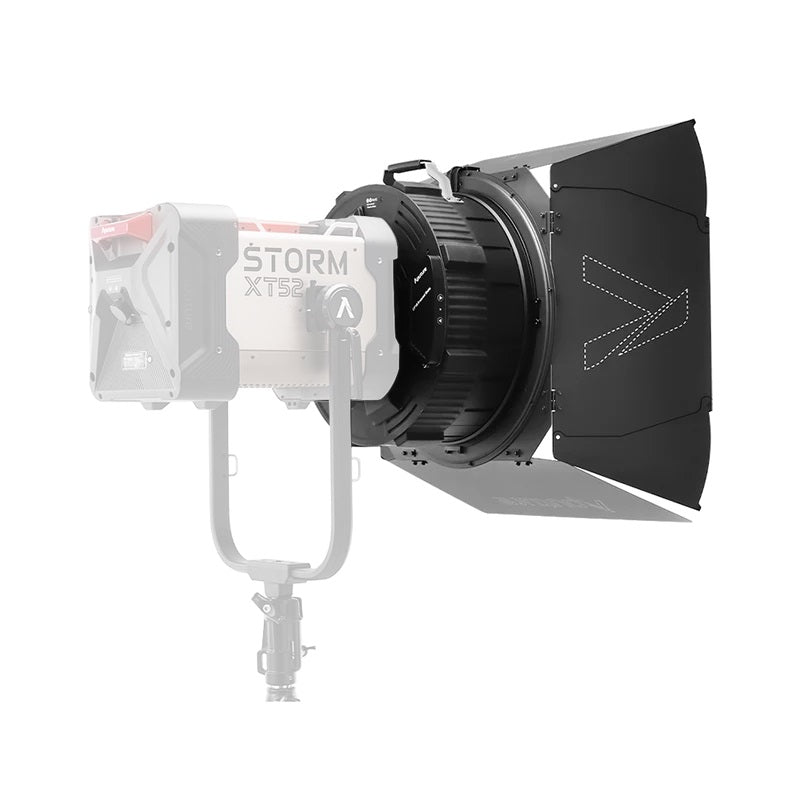 Моторизиран френел Aputure Storm CF16 с куфар с колелца