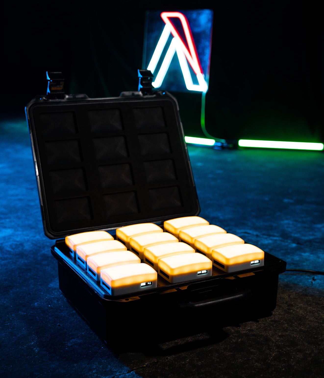 Комплект Aputure MC Production kit с куфар-зарядна станция
