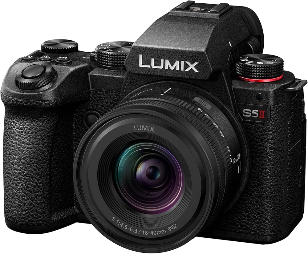 Фотоапарат Panasonic Lumix S5 II с обектив Lumix S 18-40mm