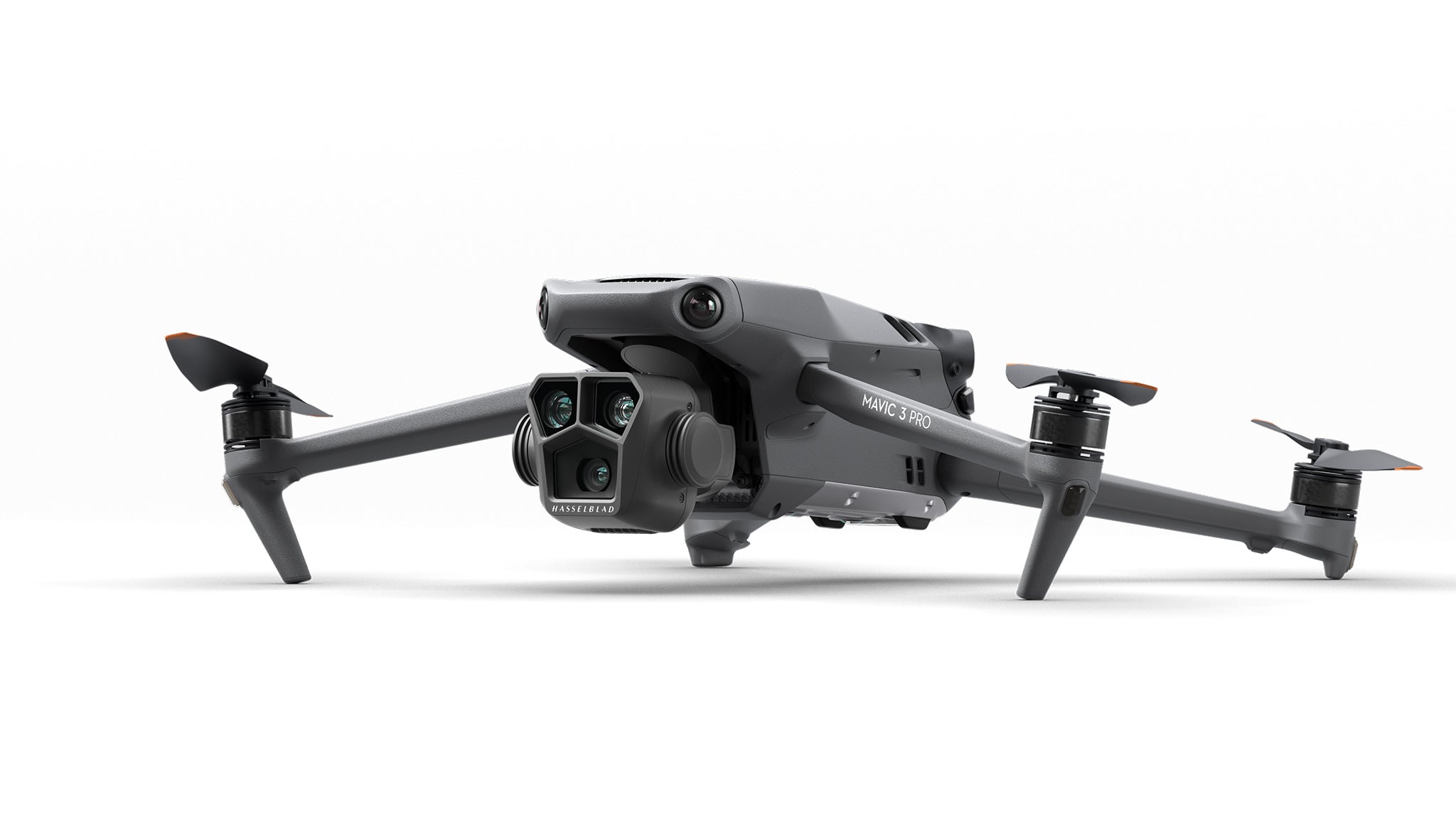 Дрон DJI Mavic 3 Pro Fly More Combo (DJI RC) - Квадрокоптер