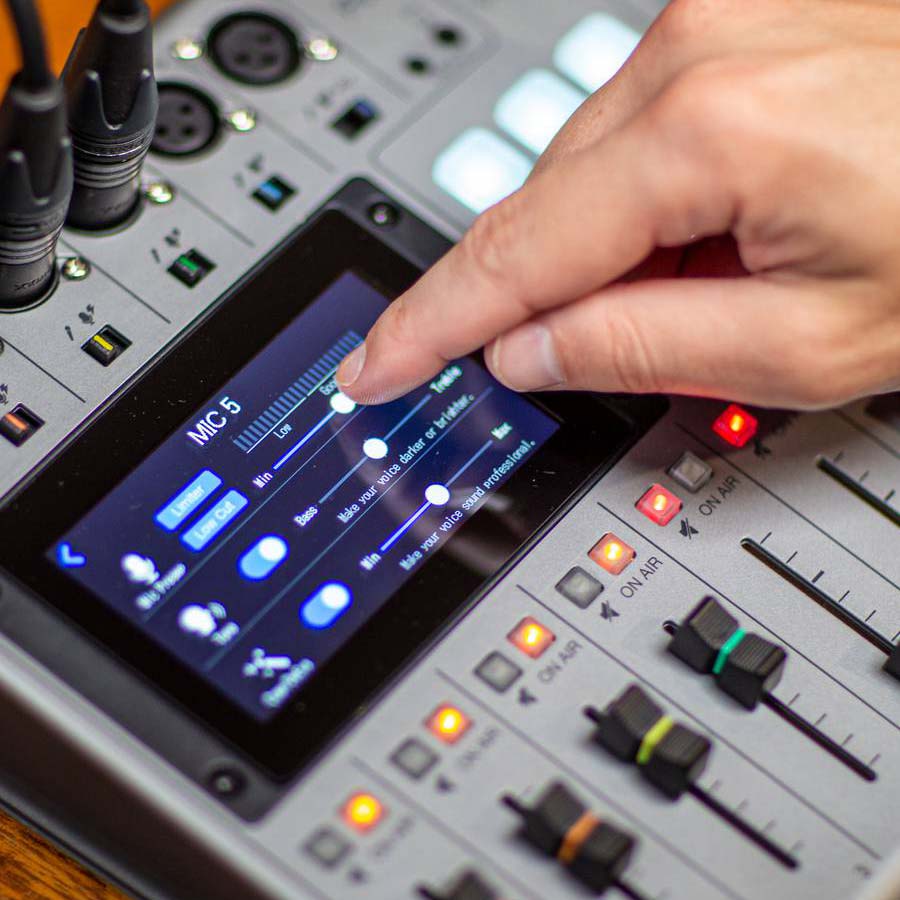ZOOM PodTrak P8 - Podcast multitrack recorder