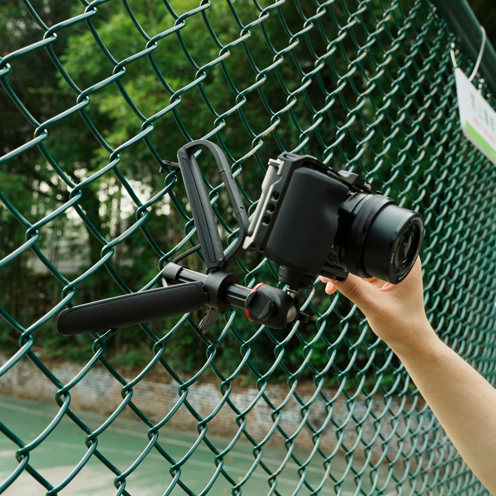 SmallRig VT-15 Mantis статив във формата на карабинер 5285