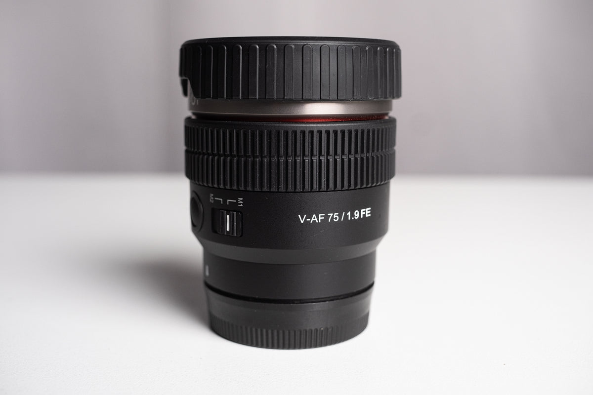 Втора употреба Обектив Samyang V-AF 75mm T1.9 Sony FE