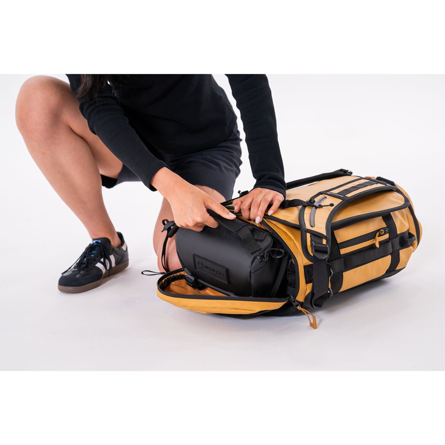 Чанта WANDRD CARRYALL Duffel 30L - Dallol Yellow