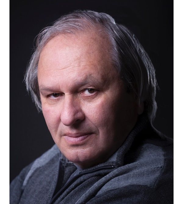 Светлината. Техника, усещане, магия (автор Емил Рашев)