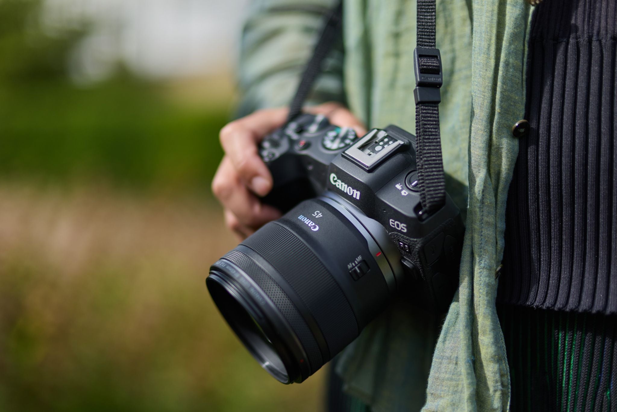 Обектив Canon RF 45mm F1.2 STM