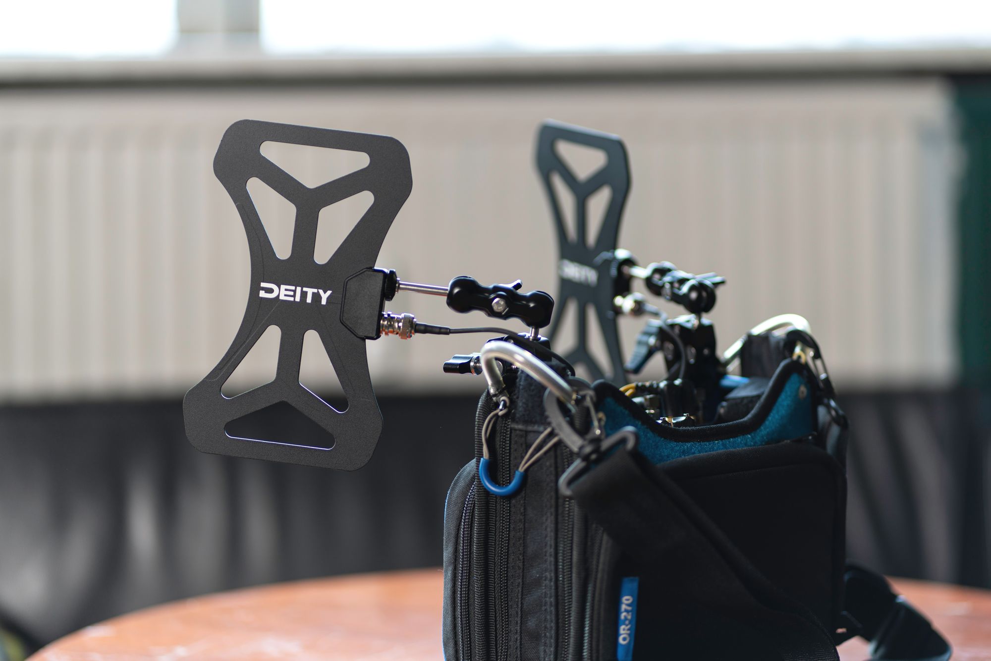 Deity BF1 – BUTTERFLY ANTENNA WIDEBAND ANTENNA  - 470MHz - 1GHz