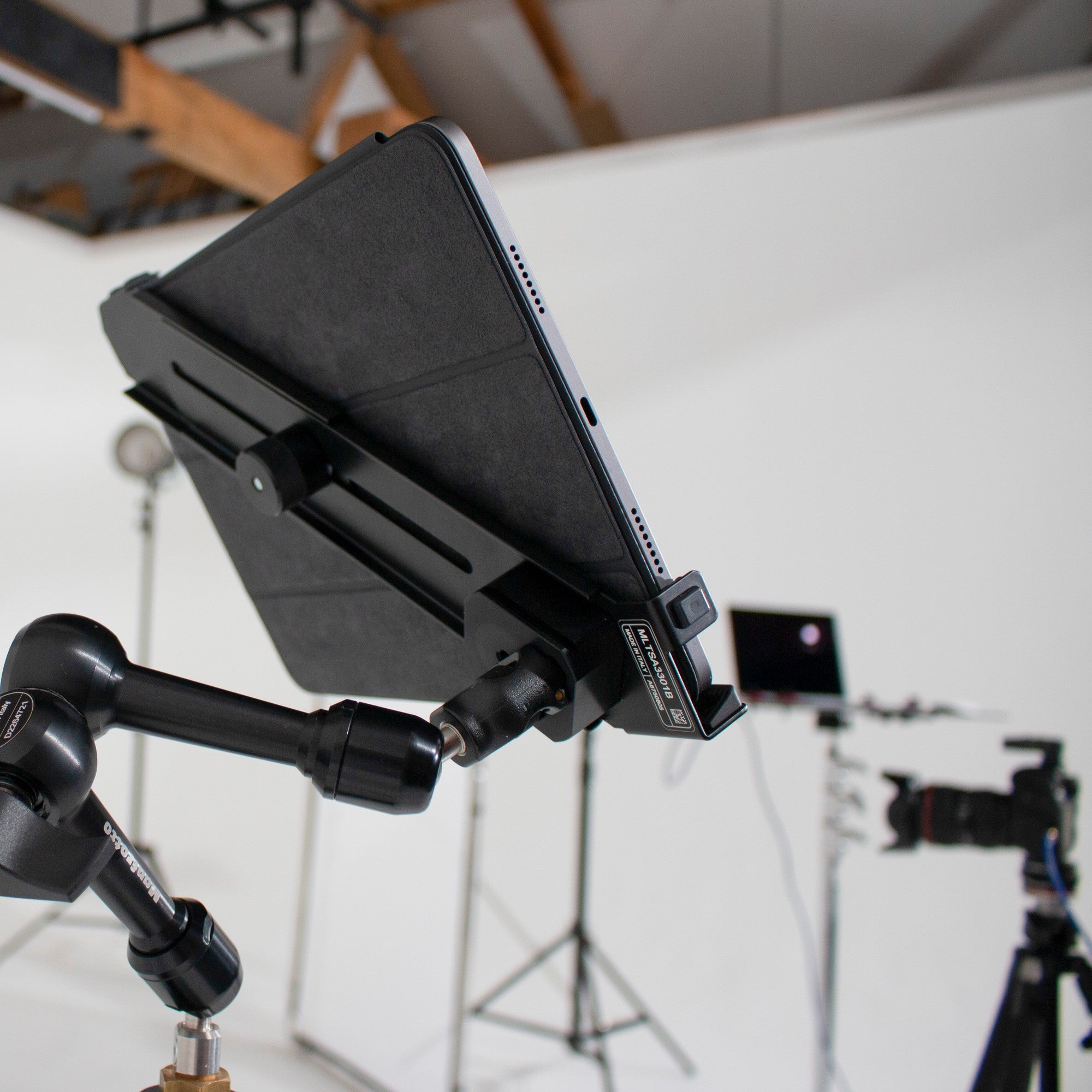 Manfrotto TetherGear държач за таблети от 9 до 13 инча