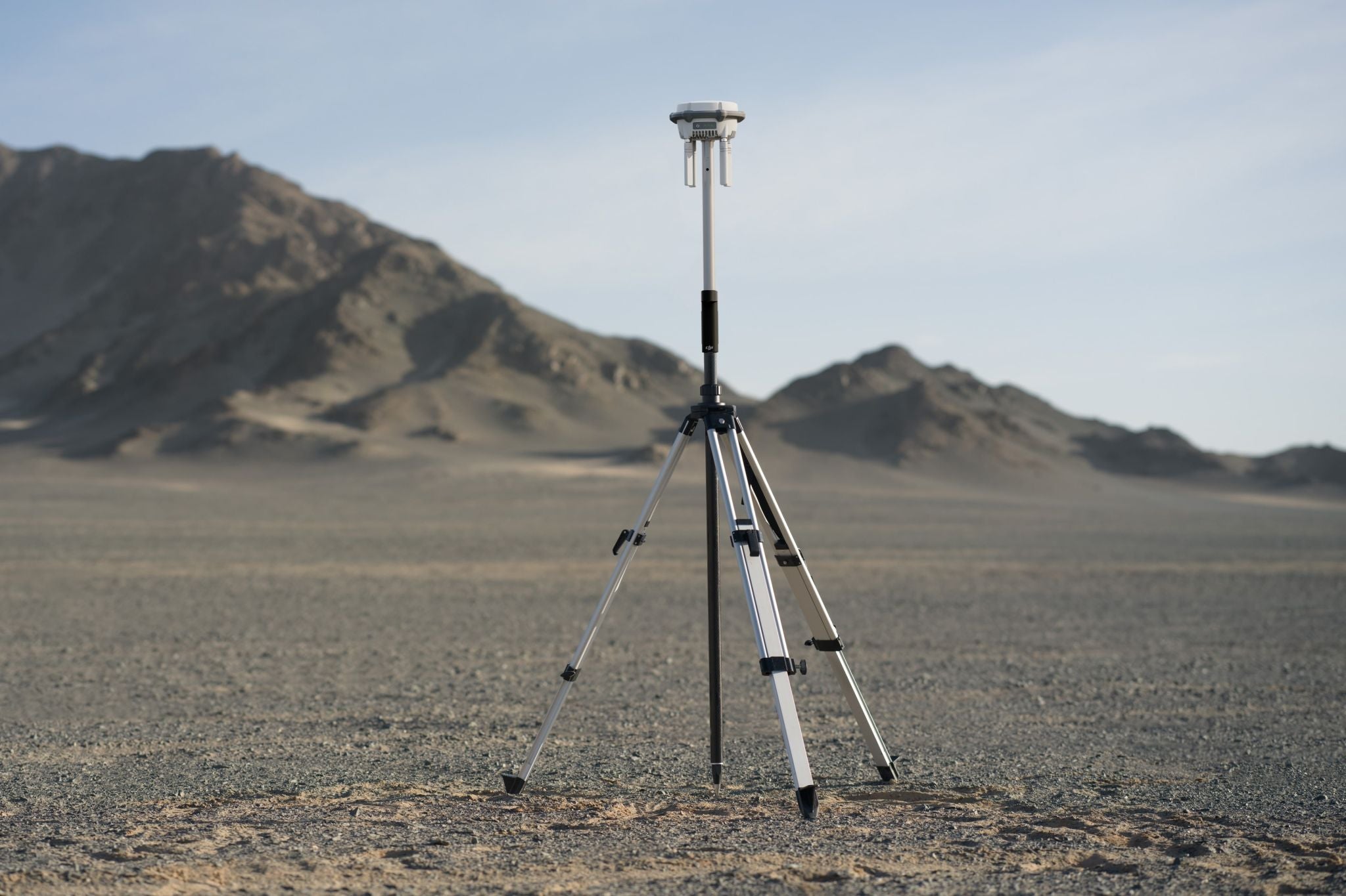 Комплект DJI D-RTK 3 трипод и мачта за проучване
