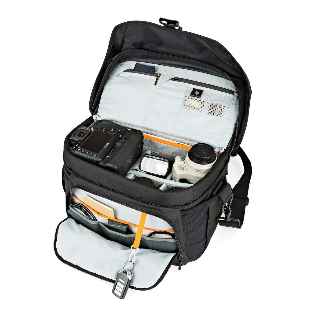 Чанта Lowepro Nova 200 AW II - Черно