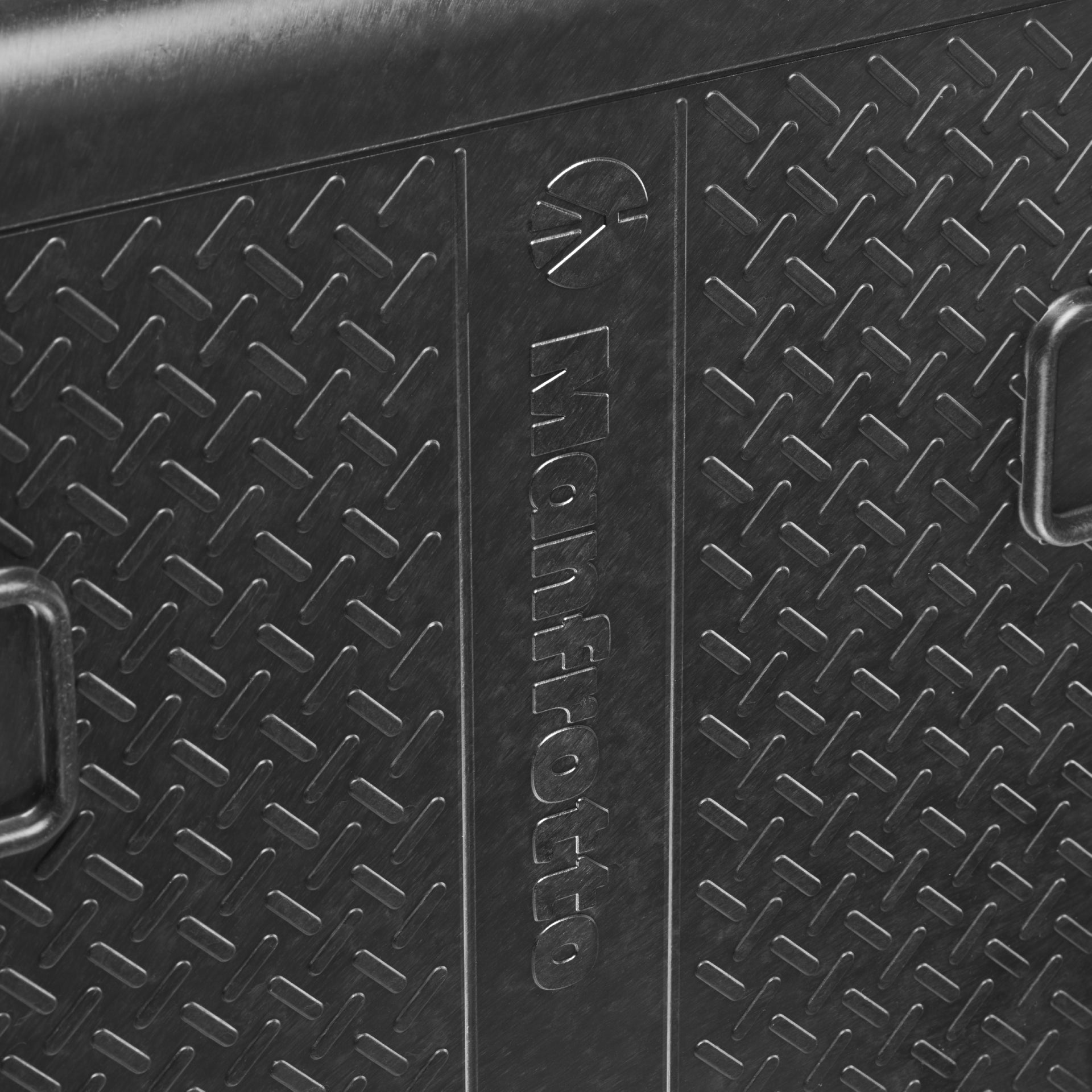 Manfrotto Pro Light Reloader Tough-55 LowLid carry-on camera roller bag