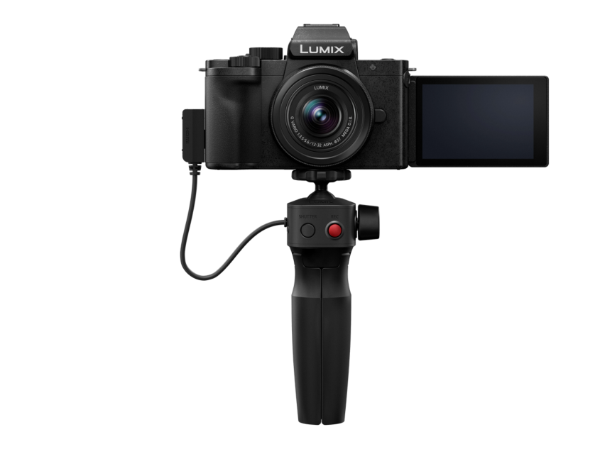 Фотоапарат за влогване Panasonic Lumix G100 + DMW-SHGR1 грип за управление на камерата