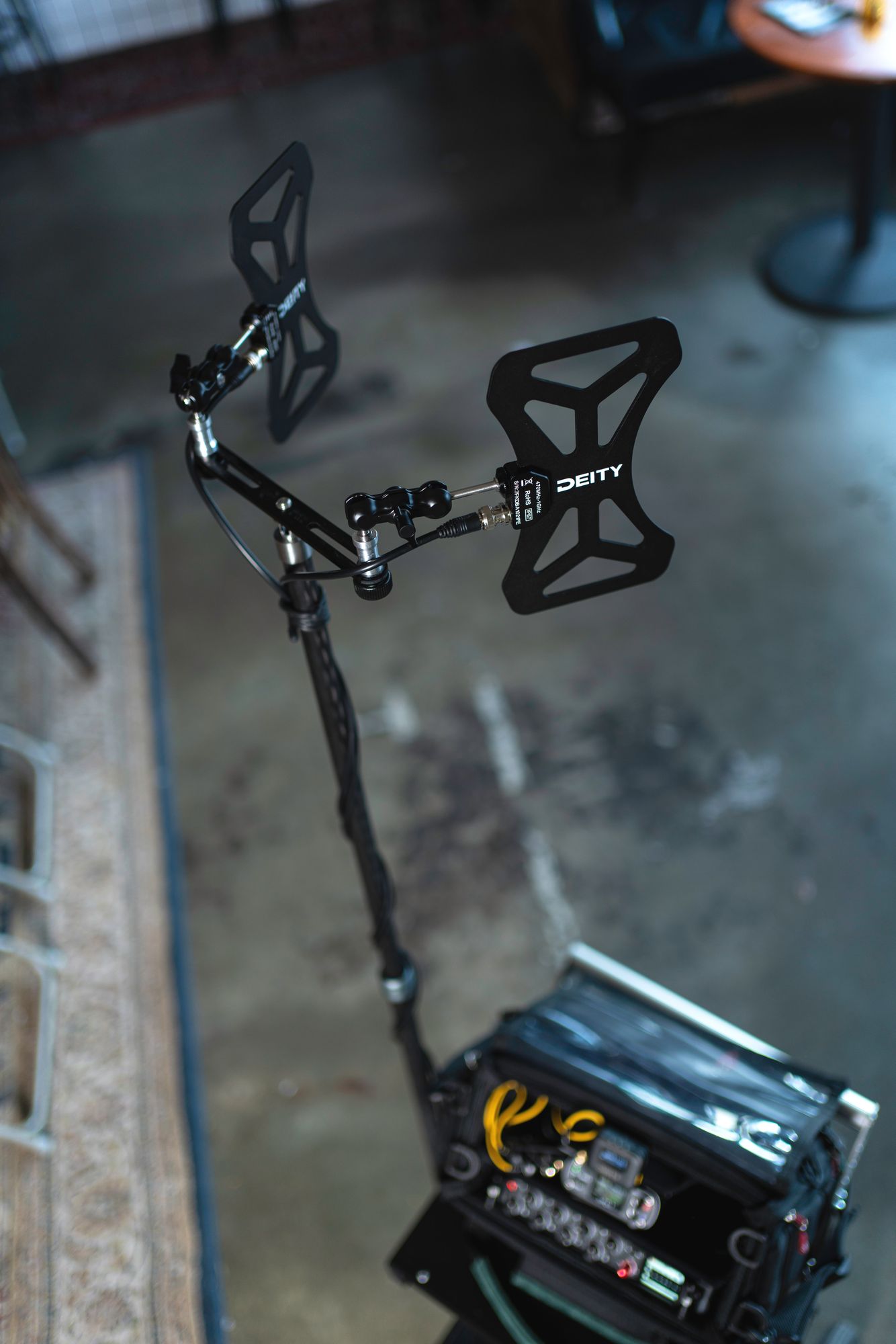 Deity BF1 – BUTTERFLY ANTENNA WIDEBAND ANTENNA  - 470MHz - 1GHz