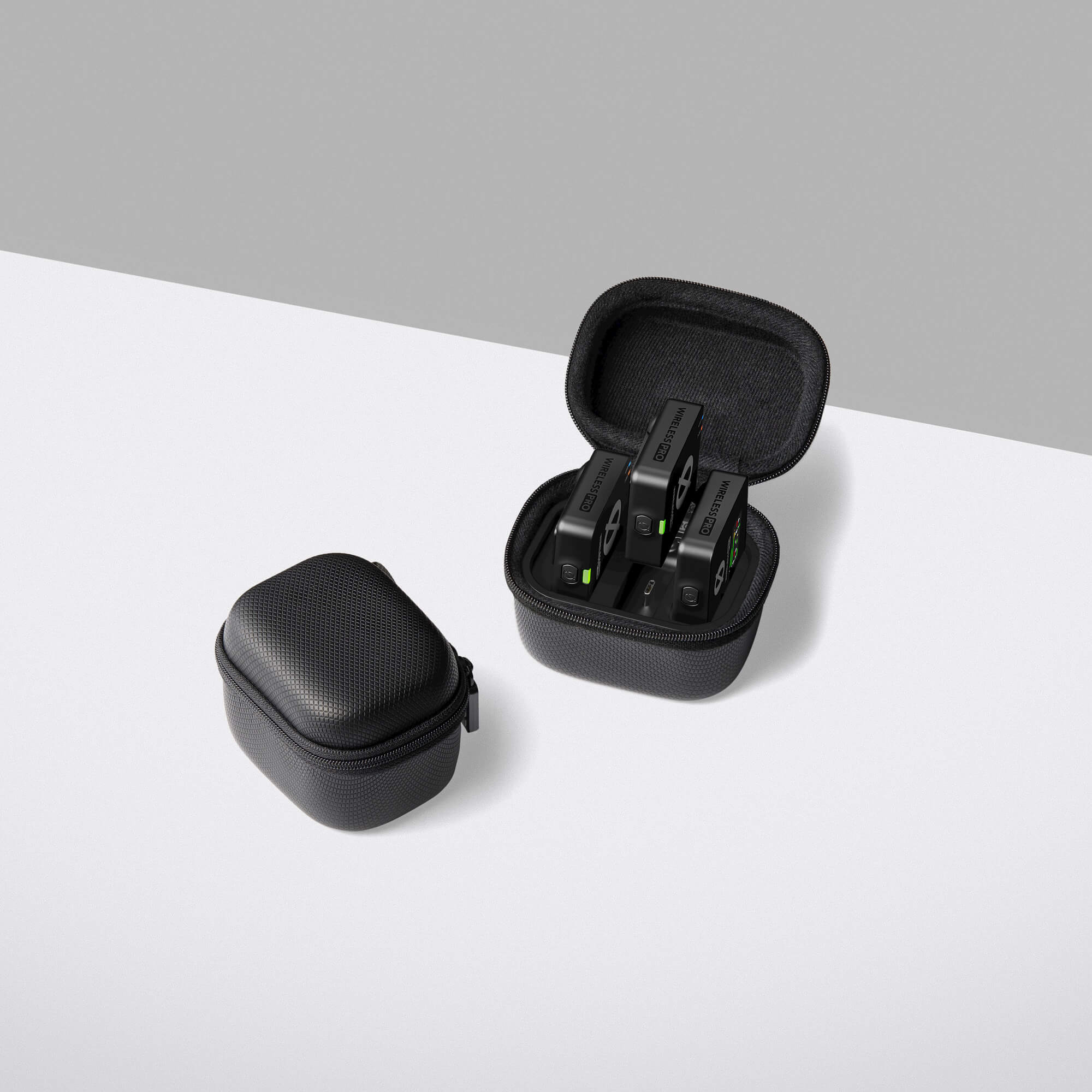 Комплект безжични брошки и рекордер Rode Wireless Pro - 2бр. предавател и 1бр. двуканален приемник